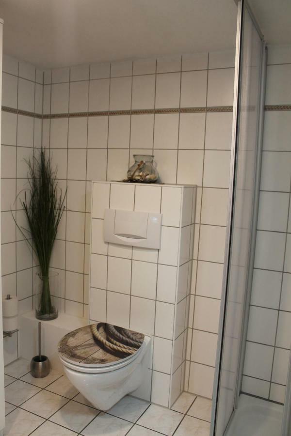 Lutzi'S Ferienwohnung Rostock Exterior foto